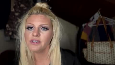 Snapshot of honeybuhnny chatting on February 17, 2:52 am honeybuhnny online show from February 17, 2:52 am