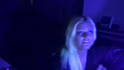 Snapshot of honeybuhnny chatting on February 27, 2:06 pm honeybuhnny online show from February 27, 2:06 pm