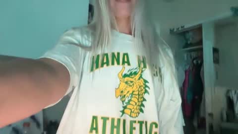 Snapshot of honeybun_z chatting on September 27, 8:58 pm honeybun_z online show from September 27, 8:58 pm