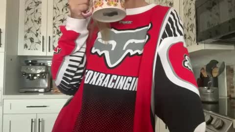 Snapshot of honeybun_z chatting on October 12, 9:03 pm honeybun_z online show from October 12, 9:03 pm