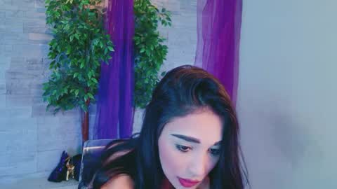 Snapshot of honeydrop_ chatting on June 8, 7:36 pm Selena online show from June 8, 7:36 pm