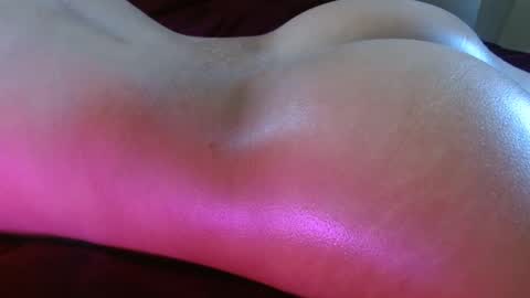 honeygoldenbaddie24 online show from September 19, 5:13 pm