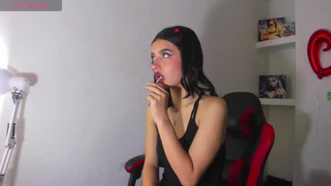 Snapshot of honeyluxe_ chatting on April 19, 4:56 am HONEY LUXE online show from April 19, 4:56 am