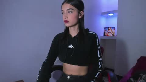 Snapshot of honeyluxe_ chatting on June 17, 7:59 pm HONEY LUXE online show from June 17, 7:59 pm