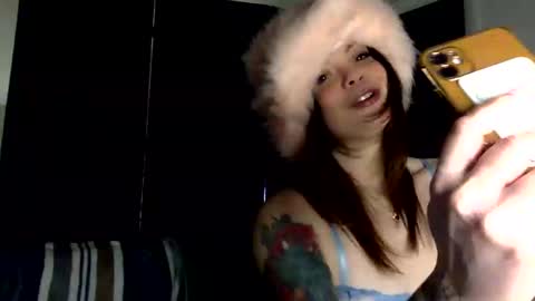 Snapshot of honeymagicxo chatting on February 13, 11:15 pm honeymagicxo online show from February 13, 11:15 pm