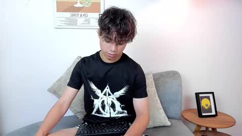 honeymoon_sariel online show from February 26, 1:32 pm