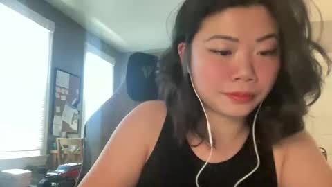 Snapshot of honeysunshineneko chatting on April 24, 3:58 pm HoneySunshineNeko online show from April 24, 3:58 pm