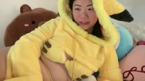 Snapshot of honeysunshineneko chatting on April 29, 2:32 pm HoneySunshineNeko online show from April 29, 2:32 pm