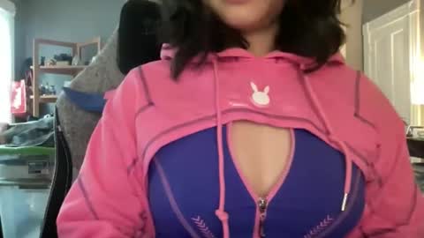 Snapshot of honeysunshineneko chatting on May 1, 6:34 pm HoneySunshineNeko online show from May 1, 6:34 pm