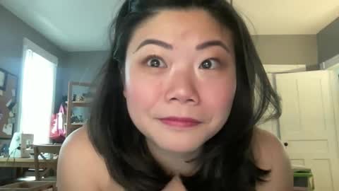 Snapshot of honeysunshineneko chatting on May 14, 2:35 pm HoneySunshineNeko online show from May 14, 2:35 pm