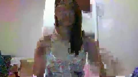 Snapshot of honeytarte chatting on May 6, 4:12 pm honeytarte online show from May 6, 4:12 pm