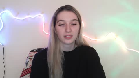 honeyveil online show from April 14, 1:28 pm