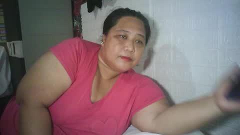 Snapshot of honeyvonz chatting on June 21, 12:35 am Merry online show from June 21, 12:35 am