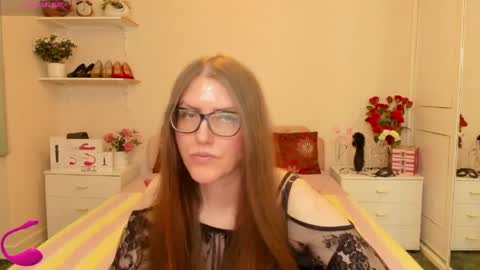 Snapshot of honeywinexs chatting on May 31, 1:29 pm honeywinexs online show from May 31, 1:29 pm