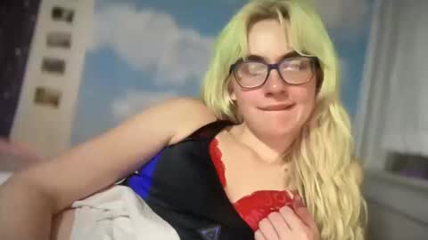 Emi Rose online show from October 13, 11:38 pm