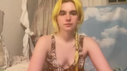 Snapshot of honeyxlimbed chatting on May 27, 3:14 am Emi Rose online show from May 27, 3:14 am