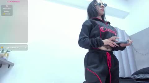 Snapshot of honnyy_23 chatting on February 13, 7:54 pm honnyy_23 online show from February 13, 7:54 pm