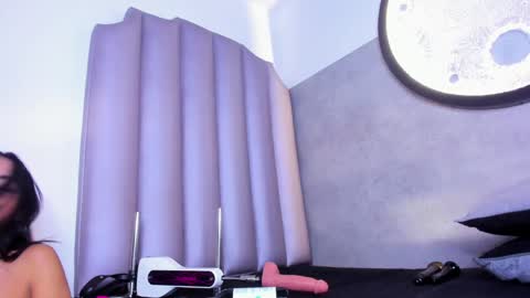 Snapshot of honnyy_23 chatting on April 18, 7:40 pm honnyy_23 online show from April 18, 7:40 pm