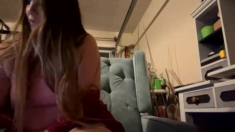 HoodHippy online show from March 25, 5:02 am