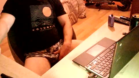 Snapshot of hoops891 chatting on October 11, 11:47 pm Hoops891 online show from October 11, 11:47 pm