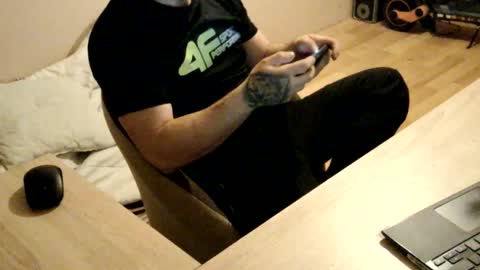 Snapshot of hoops891 chatting on November 1, 2:02 am Hoops891 online show from November 1, 2:02 am