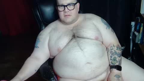 Snapshot of hoosierdaddyxl chatting on December 11, 5:43 am Sir online show from December 11, 5:43 am