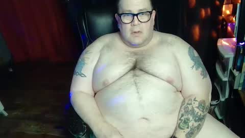 Snapshot of hoosierdaddyxl chatting on December 27, 5:09 am Sir online show from December 27, 5:09 am