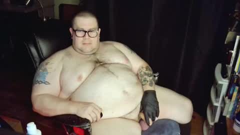 Snapshot of hoosierdaddyxl chatting on January 15, 5:29 am Sir online show from January 15, 5:29 am