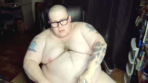 Snapshot of hoosierdaddyxl chatting on January 20, 4:10 am Sir online show from January 20, 4:10 am