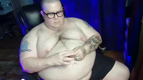 Snapshot of hoosierdaddyxl chatting on September 8, 6:18 pm Sir online show from September 8, 6:18 pm