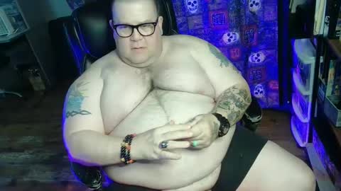 Snapshot of hoosierdaddyxl chatting on September 29, 7:08 pm Sir online show from September 29, 7:08 pm