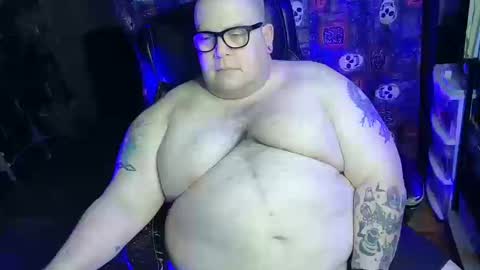 Snapshot of hoosierdaddyxl chatting on October 12, 4:00 am Sir online show from October 12, 4:00 am