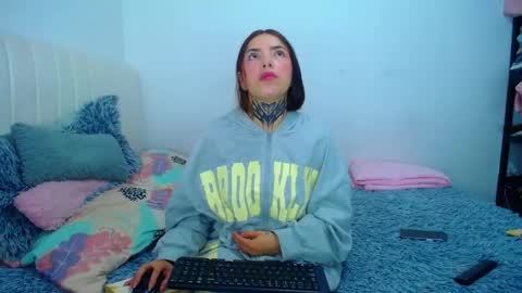 Snapshot of hoot_alicee chatting on April 27, 8:40 pm ONLYFANS online show from April 27, 8:40 pm