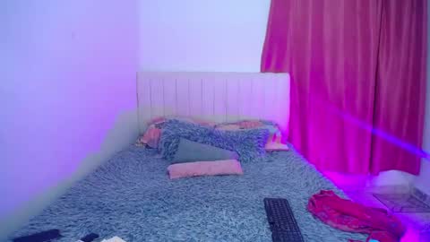 Snapshot of hoot_alicee chatting on June 1, 9:05 pm ONLYFANS online show from June 1, 9:05 pm