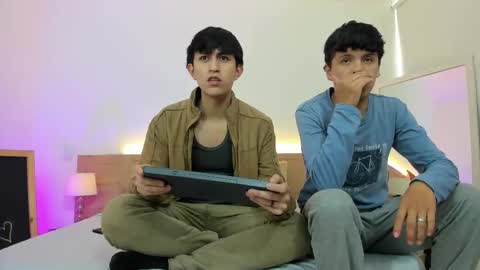 hoot_booys_ online show from February 1, 9:02 pm