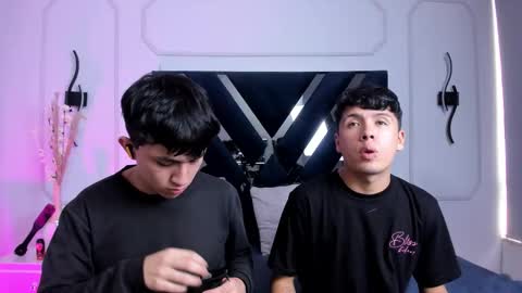 hoot_booys_ online show from March 6, 6:15 pm