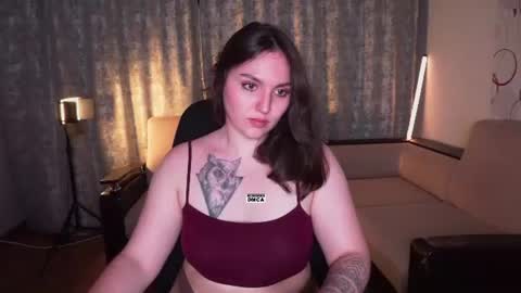 Snapshot of hoot_owl_cb chatting on June 21, 2:08 pm Karina online show from June 21, 2:08 pm