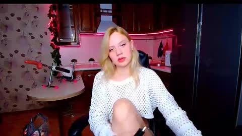 Snapshot of hope_happyyy chatting on November 7, 2:11 am hope happyyy online show from November 7, 2:11 am