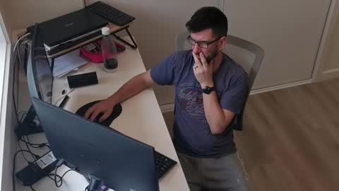 hopefulguy86 online show from October 2, 4:08 am