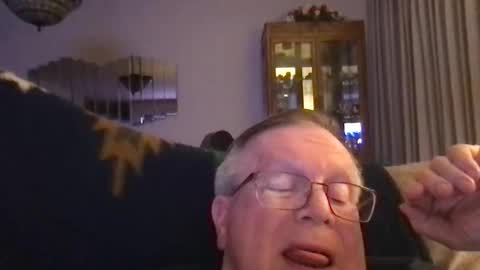 Snapshot of horndog69b chatting on January 18, 7:23 am horndog online show from January 18, 7:23 am
