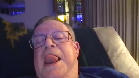 Snapshot of horndog69b chatting on April 12, 8:08 am horndog online show from April 12, 8:08 am