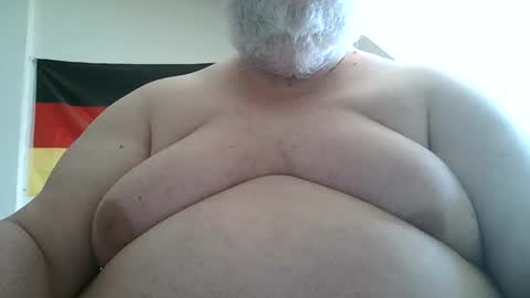 Snapshot of hornighorst726087 chatting on May 24, 9:36 am hornighorst726087 online show from May 24, 9:36 am