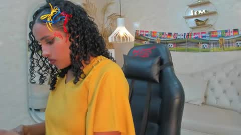 Horny Curls  online show from June 18, 3:40 am