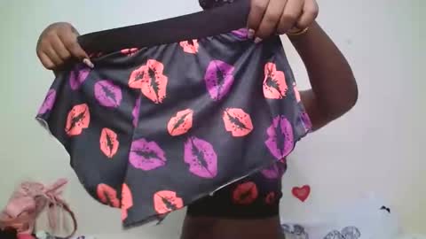 Snapshot of horny_cutiey chatting on April 19, 8:55 pm cutiey online show from April 19, 8:55 pm