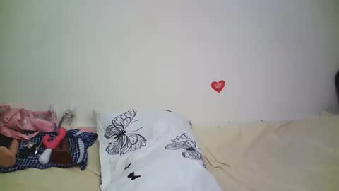 Snapshot of horny_cutiey chatting on April 20, 6:31 pm cutiey online show from April 20, 6:31 pm