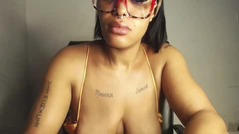 horny_ebonygirl_ online show from April 6, 4:10 am