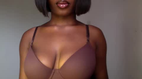 Snapshot of horny_goddess_delilah chatting on May 19, 11:38 am delilah online show from May 19, 11:38 am