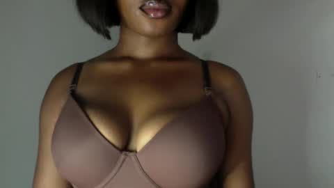 Snapshot of horny_goddess_delilah chatting on May 27, 8:06 pm delilah online show from May 27, 8:06 pm