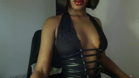 Snapshot of horny_goddess_delilah chatting on June 25, 11:26 am delilah online show from June 25, 11:26 am