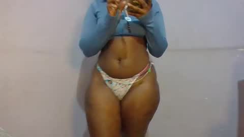 Snapshot of horny_hearts chatting on May 8, 10:59 pm phanice online show from May 8, 10:59 pm